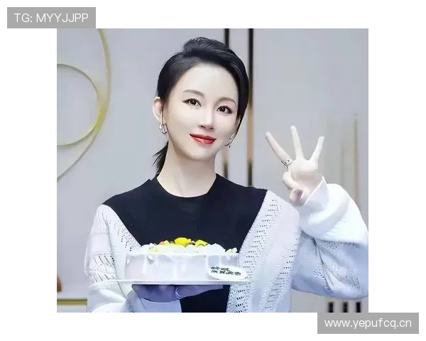 潘晓婷家厨房把我家整套比下去了，那台咖啡机看得我想辞职去当保洁